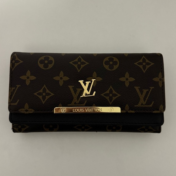 Louis Vuitton Handbags - LV Black Wallet